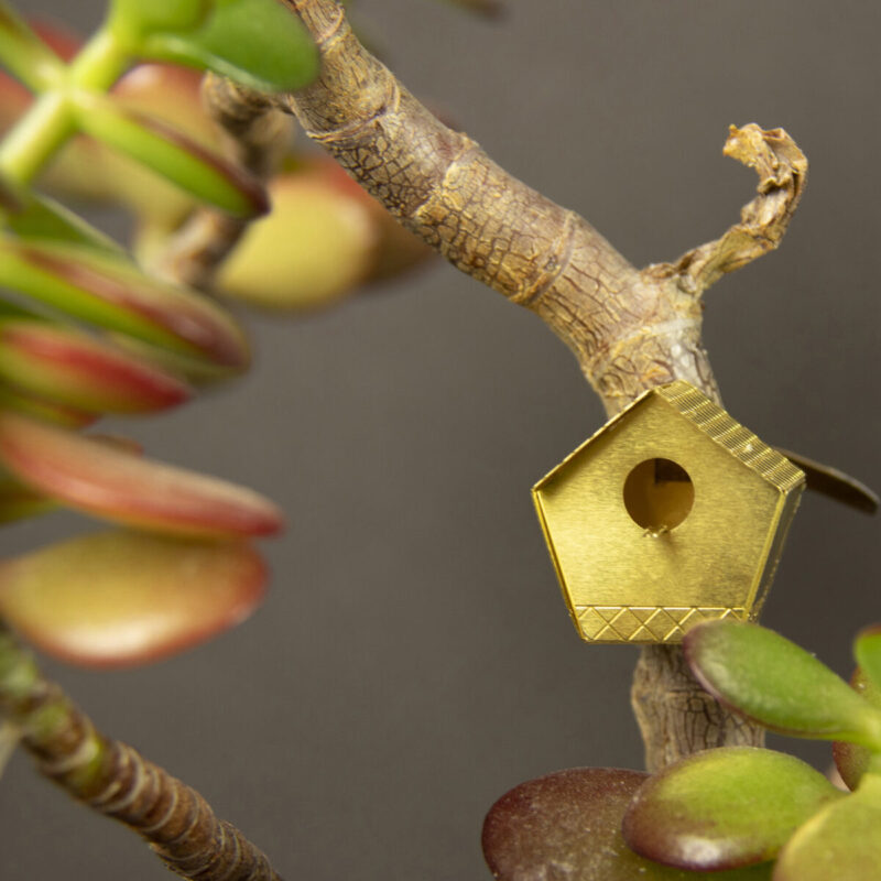 Tiny Birdhouse - piepklein messing vogelhuisje voor je plant